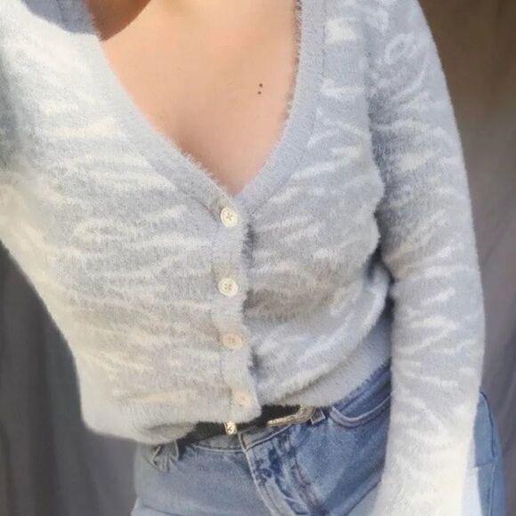 ABERCROMBIE soft V sweater M - Picture 1 of 11